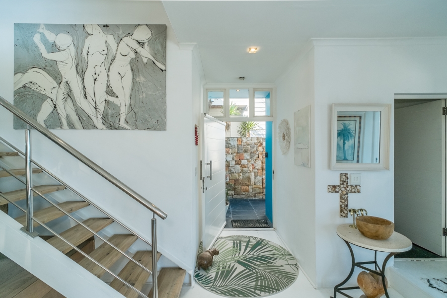 4 Bedroom Property for Sale in Misty Cliffs Western Cape
